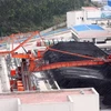 Công ty Than Núi Beo (TKV) cung cấp than cho nhà máy nhiệt điện Quảng Ninh. (Ảnh: Ngọc Hà/TTXVN)