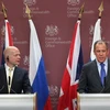Ngoại trưởng Nga Sergei Lavrov và người đồng cấp Anh William Hague. (Nguồn: Getty Images)