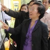 Phó Chủ tịch nước Nguyễn Thị Doan thăm và kiểm tra công tác bầu cử tại tiểu đoàn đảo Ngọc Vừng (huyện Vân Đồn). (Ảnh: Văn Đức/TTXVN)