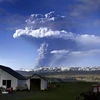 Đám khói lớn đang bốc lên trên miệng núi lửa Grimsvoetn. (Nguồn: Getty Images)