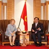 Phó Thủ tướng Hoàng Trung Hải tiếp Chủ tịch JICA. (Ảnh: Hồng Hà/TTXVN)