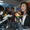 Bà Yingluck Shinawatra và những người ủng hộ tại cuộc họp báo ở Bangkok sau khi biết kết quả sơ bộ cuộc bầu cử. (Nguồn: THX/TTXVN)