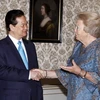 Thủ tướng Nguyễn Tấn Dũng tiếp kiến Nữ hoàng Hà Lan Beatrix Wilhelmina Armgard. (Ảnh: Đức Tám/TTXVN)