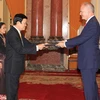 Chủ tịch nước Trương Tấn Sang nhận Quốc thư của Đại sứ, Trưởng phái đoàn Liên minh châu Âu tại Việt Nam Franz Jessen. (Ảnh: Nguyễn Khang/TTXVN) 