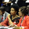 Ngoại trưởng Nam Phi, Chủ tịch COP 17 Maite Nkoana-Mashabane (giữa) tại phiên thảo luận cuối cùng của Hội nghị. (Nguồn: AFP/TTXVN)