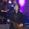 Paul McCartney trong chuyến lưu diễn châu Âu ngày 14/12/2011. (Nguồn: AP)