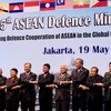 Các quan chức tham dự Hội nghị Bộ trưởng Quốc phòng các Quốc gia Hiệp hội Đông nam Á (ASEAN) lần thứ 5. (Nguồn: AFP/TTXVN)