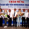 Khách du lịch người Nga trên chuyến bay đầu tiên đến thành phố Đà Nẵng. (Ảnh: Trần Lê Lâm/Vietnam+)