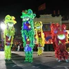 Màn trình diễn của các đội Lân-Sư-Rồng là điểm nhấn trong chương trình diễu hành carnaval “Đêm hội Hoa phượng đỏ” lần thứ nhất. (Ảnh: haiphong.gov.vn)