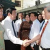 Chủ tịch nước Trương Tấn Sang với ban lãnh đạo Hội Người cao tuổi Việt Nam. (Ảnh: Nguyễn Khang/TTXVN )