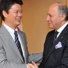 Ngoại trưởng Nhật Bản Koichiro Gemba và người đồng cấp Pháp Laurent Fabius trong cuộc gặp song phương tại Tokyo. (Nguồn: Getty Images)