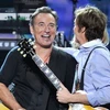 Bruce Springsteen và Paul McCartney biểu diễn trong lễ trao giải Grammy ngày 12/2. (Nguồn: Getty Images)