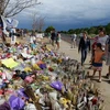 Khu vực tưởng niệm các nạn nhân trong vụ xả súng. (Nguồn: Getty Images)