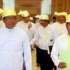 Tân Phó Tổng thống Nyan Tun (trái) sau lễ tuyên thệ nhậm chức tại Quốc hội ở thủ đô Nay Pyi Taw, ngày 15/8. (Nguồn: THX/TTXVN)