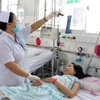 Bệnh nhi sốt xuất huyết đang điều trị tại Bệnh viện Nhi Đồng 1, TP.HCM. (Ảnh: Phương Vy/TTXVN)