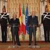 Tổng Bí thư Nguyễn Phú Trọng và Tổng thống Italy Giorgio Napolitano gặp gỡ Báo chí sau khi kết thúc hội đàm. (Ảnh: Trí Dũng/TTXVN)