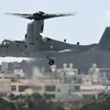 Máy bay MV-22 Osprey hạ cánh tại Căn cứ không quân Futenma ở thành phố Ginowan, tỉnh Okinawa. (Nguồn: Kyodo/TTXVN)