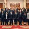 Tổng thống Ai Cập Mohamed Morsi (giữa), Thủ tướng Hisham Qandil (thứ 5, trái) chụp ảnh chung với các Bộ trưởng Nội các ngày 7/5. (Nguồn: THX/TTXVN)