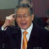 Ông Alberto Fujimori phát biểu tại Lima ngày 17/7/2009 trong phiên tòa xét xử ông ta vì tội tham nhũng trả tiền bất hợp pháp cho cựu trợ lý hàng đầu của ông và giám đốc tình báo Vladimiro Montesinos. (Nguồn: AFP/TTXVN)