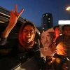Người dân Iran đổ ra đường phố ở thủ đô Tehran mừng chiến thắng sau khi biết kết quả cuộc bầu cử. (Nguồn: AFP/TTXVN)