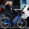Thị trưởng London đạp xe tại Australia. (Nguồn: Herald Sun)