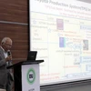 Ông Satoshi Kuroiwa, Chủ tịch, Hiệp hội Hỗ trợ ESD21, giáo sư thỉnh giảng Viện Công nghệ Toyota giới thiệu ”Nguyên tắc cơ bản của hệ thống sản xuất Toyota (TPS) và phát triển phần mềm linh hoạt dựa trên TPS". (Ảnh: Quách Lắm/Vietnam+)