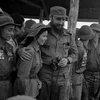 Ngài Fidel Castro và nữ anh hùng Quân giải phóng miền Nam Việt Nam Tạ Thị Kiều. (Nguồn: TTXVN)