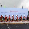 Khởi công dự án nâng cấp, mở rộng đường Hồ Chí Minh đoạn qua Tân Cảnh-Kon Tum. (Ảnh: Cao Nguyên/TTXVN)