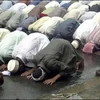 Các tín đồ Hồi giáo phải cầu nguyện 5 lần mỗi ngày. Ảnh minh họa (Nguồn: Internet)
