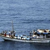 Một chiếc tàu của hải tặc Somalia bị Hải quân Ấn Độ bắt giữ. (Nguồn: AFP) 