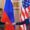 Tổng thống Nga Dmitry Medvedev (phải) và Tổng thống Mỹ Barack Obama. (Nguồn: AFP/TTXVN)