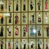Một tác phẩm nghệ thuật về hình ảnh phụ nữ 54 dân tộc Việt Nam tại bảo tàng. (Ảnh: Thái Bình/TTXVN)