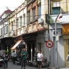 Dãy nhà cổ mang kiến trúc Pháp trên phố Tạ Hiện. (Nguồn: Internet)