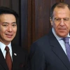 Ngoại trưởng Nhật Bản Seiji Maehara (trái) và người đồng cấp Nga Sergei Lavrov trong cuộc gặp ở Mátxcơva ngày 11/2. (Nguồn: AFP/TTXVN)