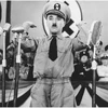 Danh hài Charlie Chaplin trong vở hài kịch "Nhà độc tài vĩ đại." (Nguồn: Internet)