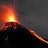 Núi lửa Karangetang phun trào nham thạch. (Nguồn: Internet)