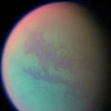 Titan là thế giới duy nhất được biết tới trong Thái Dương hệ, ngoại trừ Trái Đất, có chất lỏng trên mặt. (Nguồn: NASA)