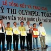 5 sinh viên đoạt giải xuất sắc Olympic Toán. (Ảnh: Thế Lập/TTXVN)