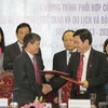 Lễ ký kết chương trình phối hợp công tác giữa Bộ Văn hóa-Thể Thao và Du lịch và Bộ Thông tin-Truyền thông. (Ảnh: Thanh Tùng/TTXVN)