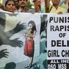 Biểu tình phản đối vụ hiếp dâm bé gái 5 tuổi ở New Delhi. (Ảnh: AFP)
