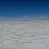 Lithium nằm dưới các cánh đồng muối rộng lớn của Bolivia. (Nguồn: BBC)