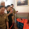 Khách tham quan triển lãm “Kỷ vật Trường Sơn - con đường huyền thoại”. (Nguồn: bacninh.com) 
