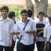 Các thí sinh trường THPT Việt Đức sau khi hoàn thành môn thi Văn sáng 2/6. (Ảnh: TTXVN)