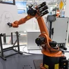 Robot biết vẽ chân dung (Nguồn: news.cnet.com)