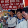 Tủ sách vì Trường Sa thân yêu của TTXVN tặng xã Song Tử Tây (Ảnh: Văn Tiếp-Tiên Minh/Vietnam+)