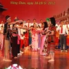 Múa hát tình hữu nghị Lào-Việt (Ảnh: Hoàng Chương/(Vietnam+) 