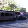 Các dòng xe đông đúc nối đuôi nhau dù là vào ngày nghỉ lễ, đặc biệt là xe buýt, tại Rio de Janreiro(Brazil). (Ảnh: Mỹ Bình/Vietnam+)