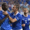 Niềm vui các cầu thủ đội Italy sau khi ghi bàn thắng vào lưới đội CH Ireland (Ảnh: AFP/TTXVN)