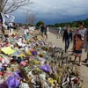 Khu vực tưởng niệm các nạn nhân trong vụ xả súng. (Nguồn: Getty Images).