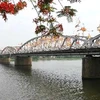 Cầu Trường Tiền bắc qua sông Hương (Huế). (Ảnh: Nhật Anh/TTXVN)